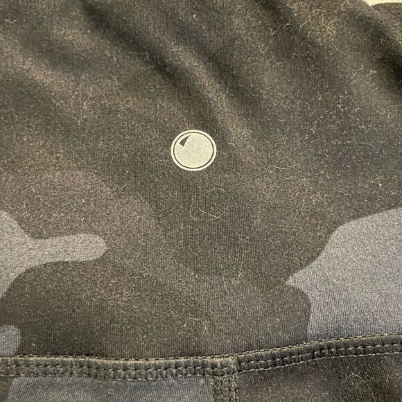 Yogalicious Camo Print Leggings Black Gray Ankle Mid-Rise Pockets XS - Picture 4 of 7